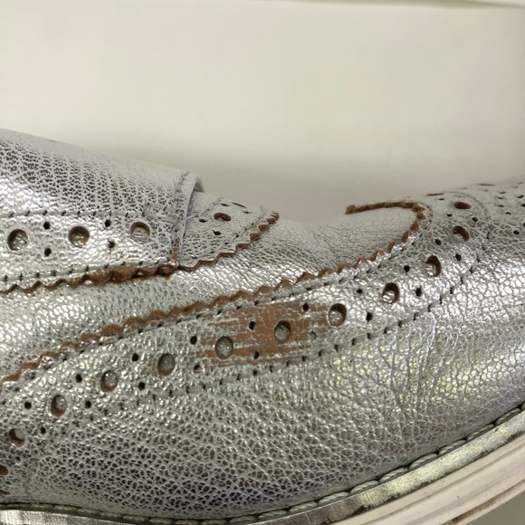 Cole Haan women’s silver wingtip Grand sneakers size 8-1/2 - Picture 9 of 12